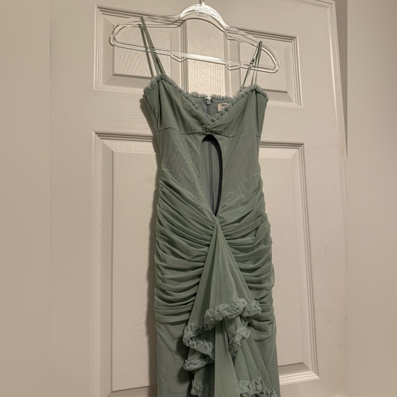 HOUSE OF CB "Gabriella" Pistachio Ruffled Front Gown NWOT - Picture 5 of 7